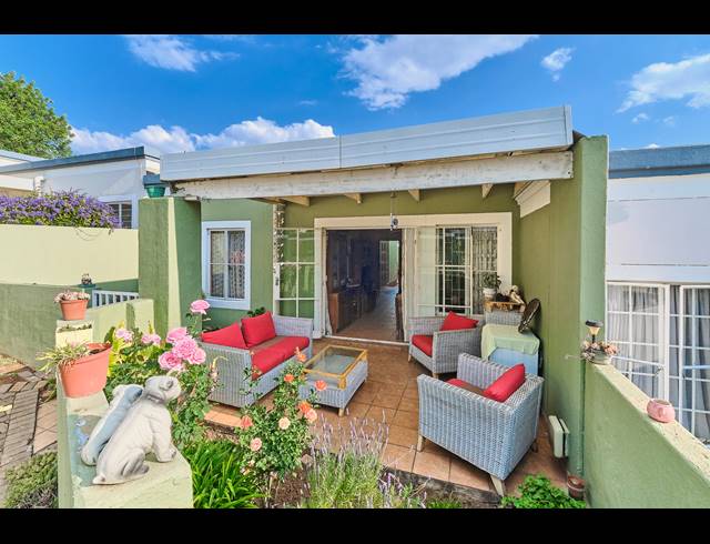 2 BEDROOM SIMPLEX RENTED IN PRESIDENT RIDGE